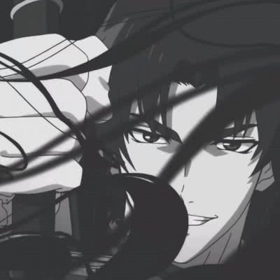 一只熊吃掉了40磅冰淇淋后昏迷了两天